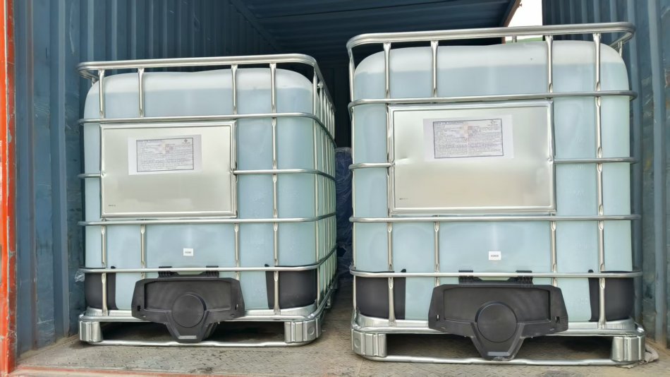 噸桶泰金甘油出貨.jpg 噸桶泰金甘油出貨.jpg